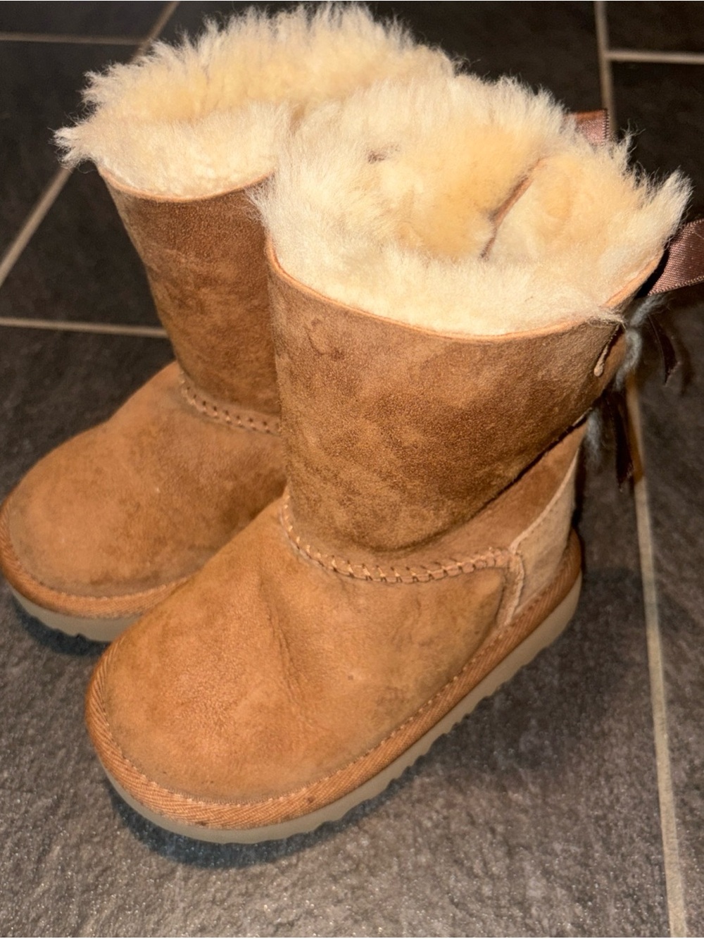 UGG Mini Bailey Bow II Size US 7 Toddlers Tan
